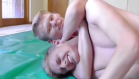 Hot blonde slut is doing the wrestling in hot bondage