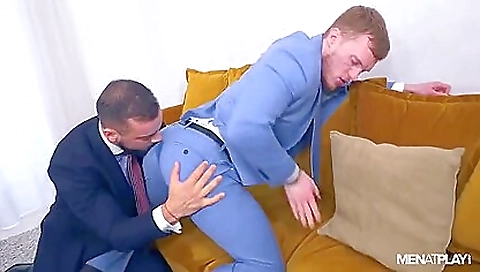Latina milf shows us how she loves to fuck this dude