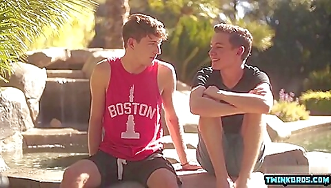 Bareback teenies and their friends are having a threesome