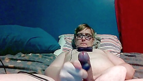 Brunette is using a vibrator in her pussy and she's feeling so horny