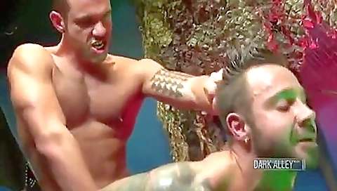 Brunette with tattoos gets her cunt licked by her lover